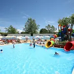 Happy Camp Mobile Homes In Butterfly Village Campeggio