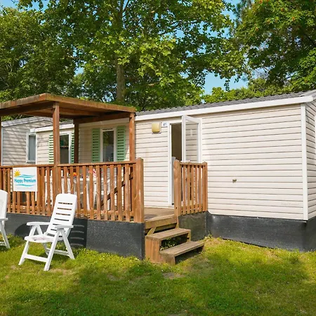 Happy Camp Mobile Homes In Butterfly Village 캠프장