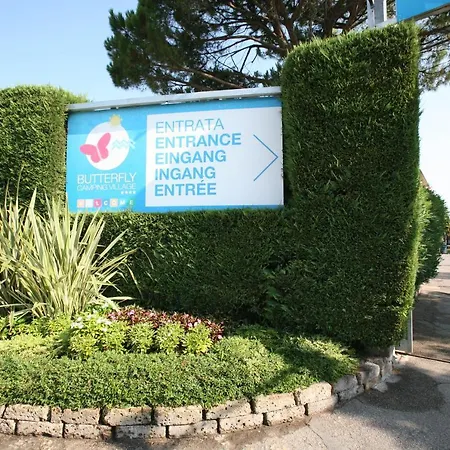 Happy Camp Mobile Homes In Butterfly Village 캠프장 *