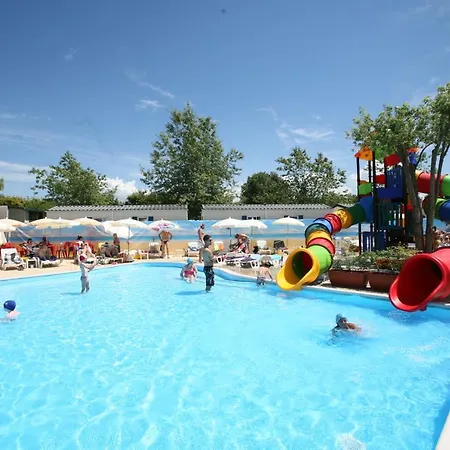 Happy Camp Mobile Homes In Butterfly Village Campingplads