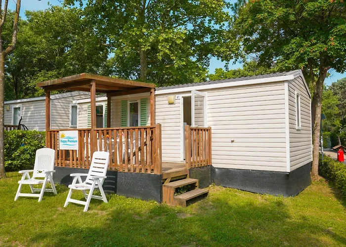 Happy Camp Mobile Homes In Butterfly Village 캠프장