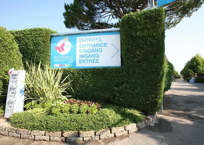 Happy Camp Mobile Homes In Butterfly Village 캠프장 *