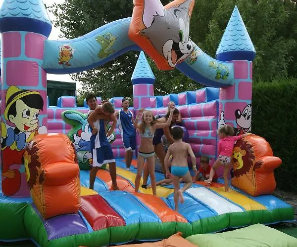 Happy Camp Mobile Homes In Butterfly Village 캠프장 페스키에라델가르다